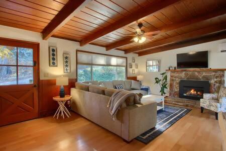 Blue Door Cottage 12 Miles To Yosemite Bbq Оукхърст Екстериор снимка
